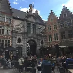 Burgstraat 17 Apartment in Exclusive Patrician House in Medieval Ghent