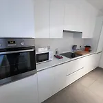 Apartment With Free Covered Parking - City Center