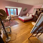 Artist\'S Loft & Garden