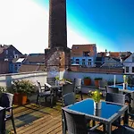 Budget Rooms By Ghent River