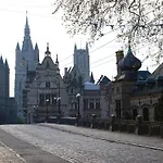 Budget Rooms By Ghent River