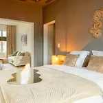Spacious & Luminous Gem In Historic Ghent Building