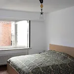 2Br & 1Lr Apt Only 15 Mins To Gravensteen Castle