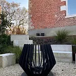 B&B Dezwartefles