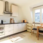 Bright, Spacious Apartments & Perfectly Located In The Heart Of Ghent
