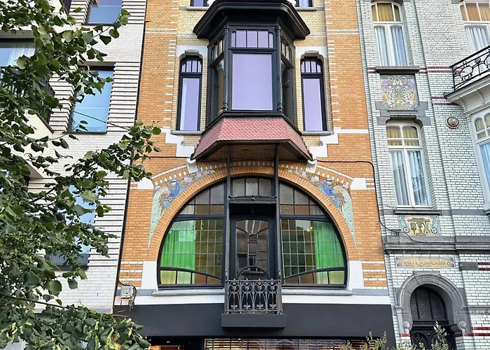 Casa Clementina - 3 Bedroom Apartment In A Art-Nouveau House