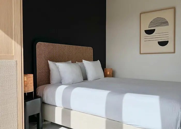 3 Room Luxury Design Apartment With Airconditioning, Close To Gent St-Pieters Station
