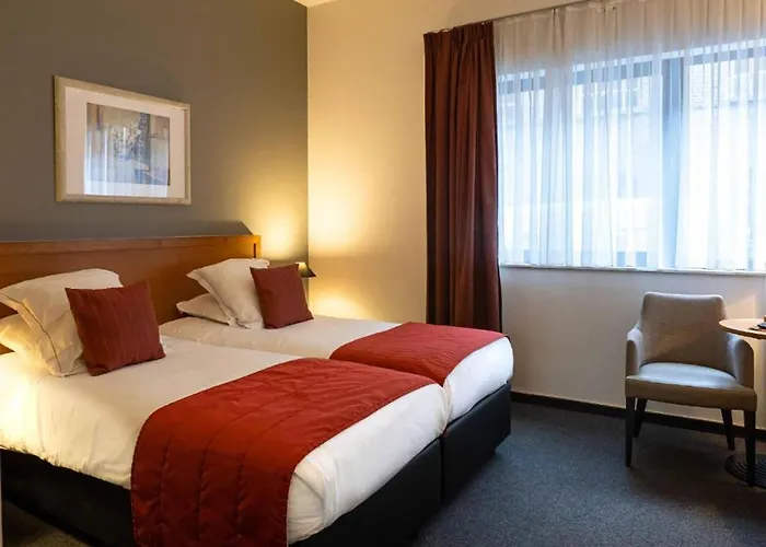 Budget Rooms By Ghent River