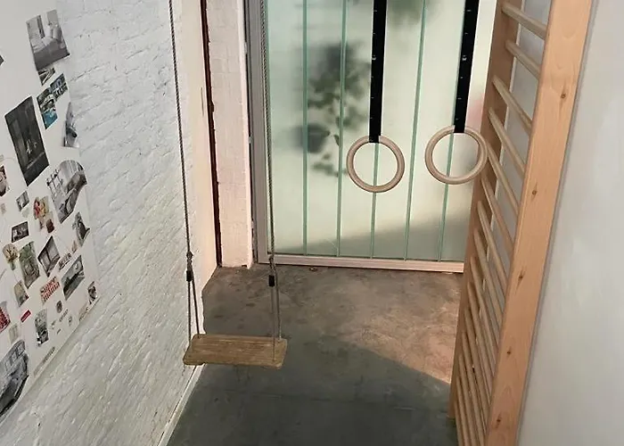 Architectural House Near City Center - 20Min Walk
