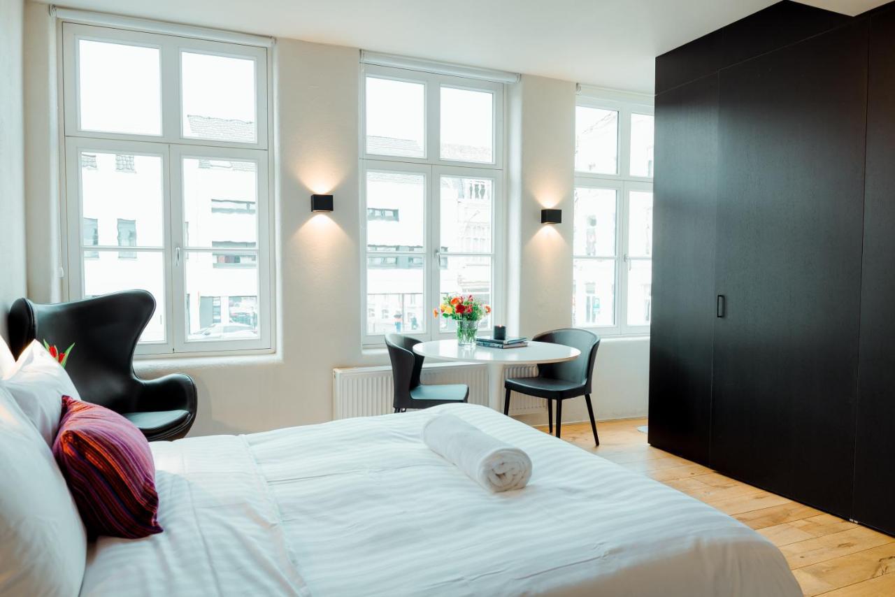 Heirloom - The House Of Edward 3* Gent