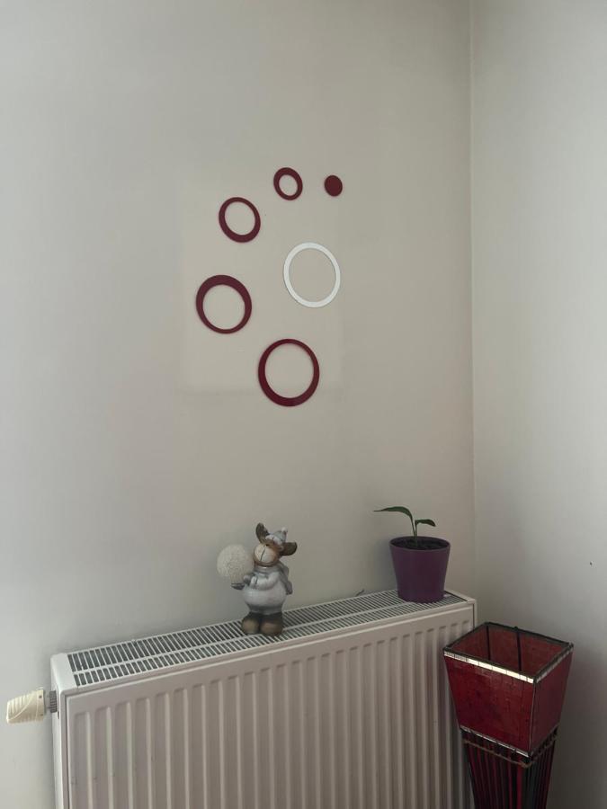Apartment 3c-apartments *