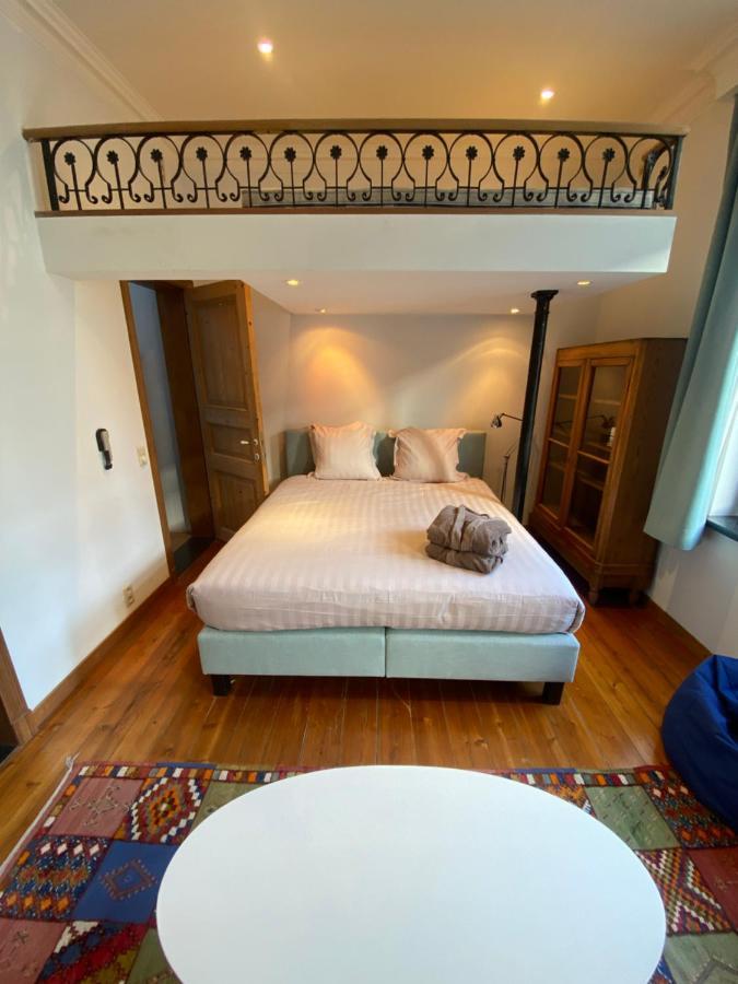 Artist's Loft & Garden Bed & Breakfast