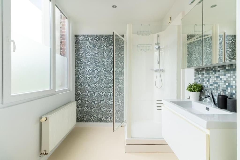 Bright, Spacious & Perfectly Located In The Heart Of Gante