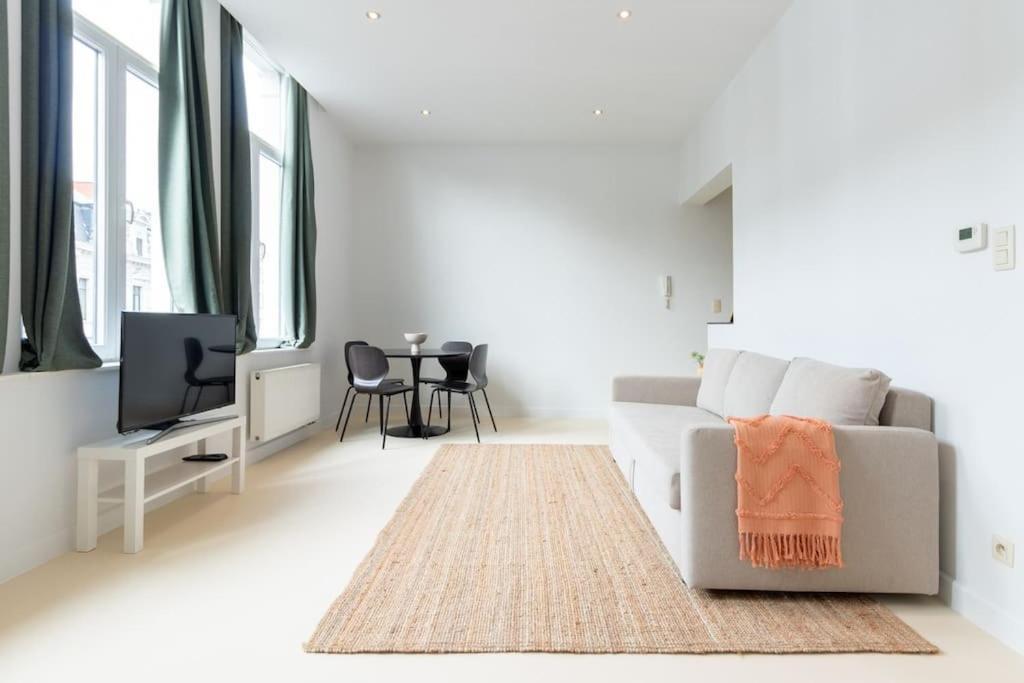 Bright, Spacious & Perfectly Located In The Heart Of