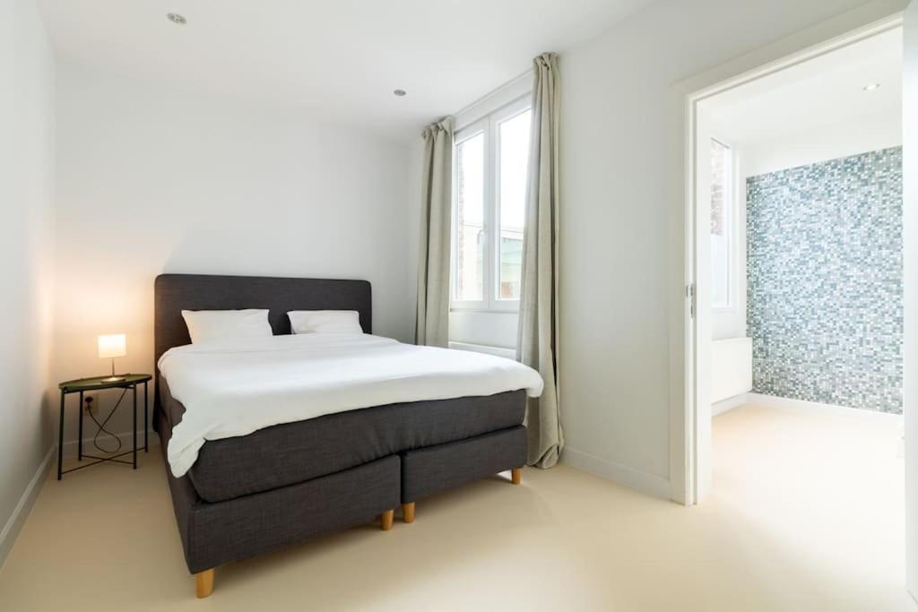 Apartamento Bright, Spacious & Perfectly Located In The Heart Of *