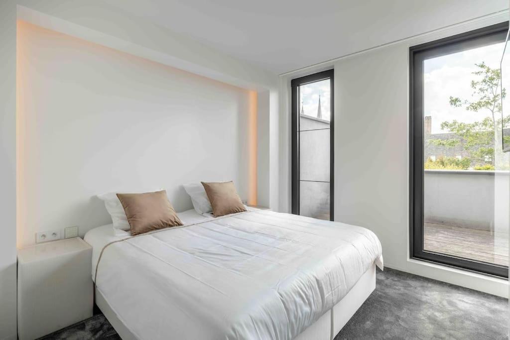 Exclusive Penthouse/workspace With Stunning Views *