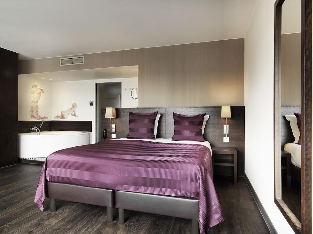 Harmony Hotel 4*
