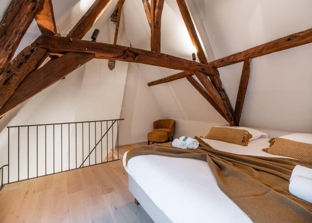 Huswell - City-view Loft With Wooden Beams And Mezzanine Apartment *