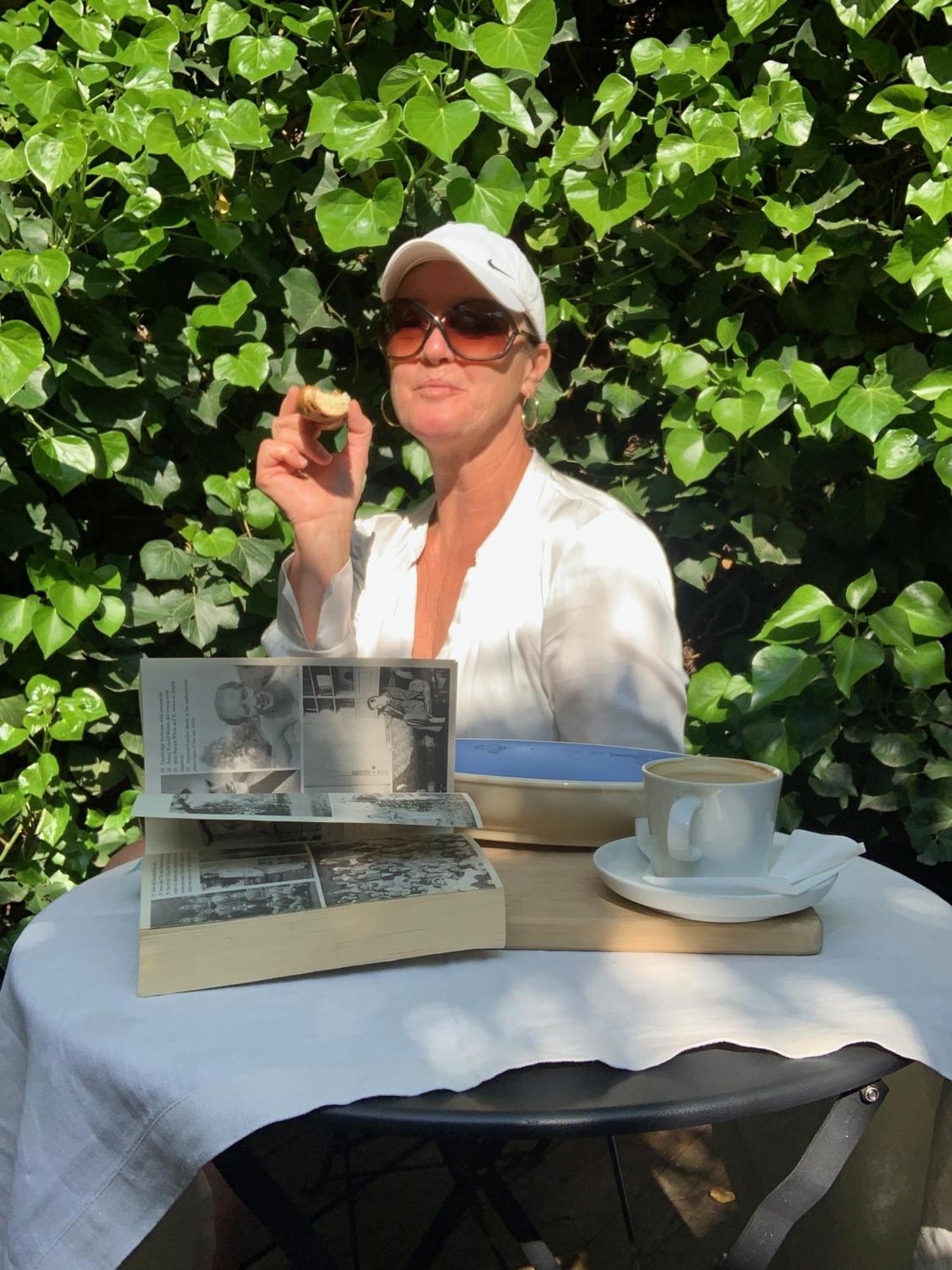 Bed & Breakfast Heaven At 11, Your Deluxe With Personal Bathroom, Kitchenette & Terrace Ghent