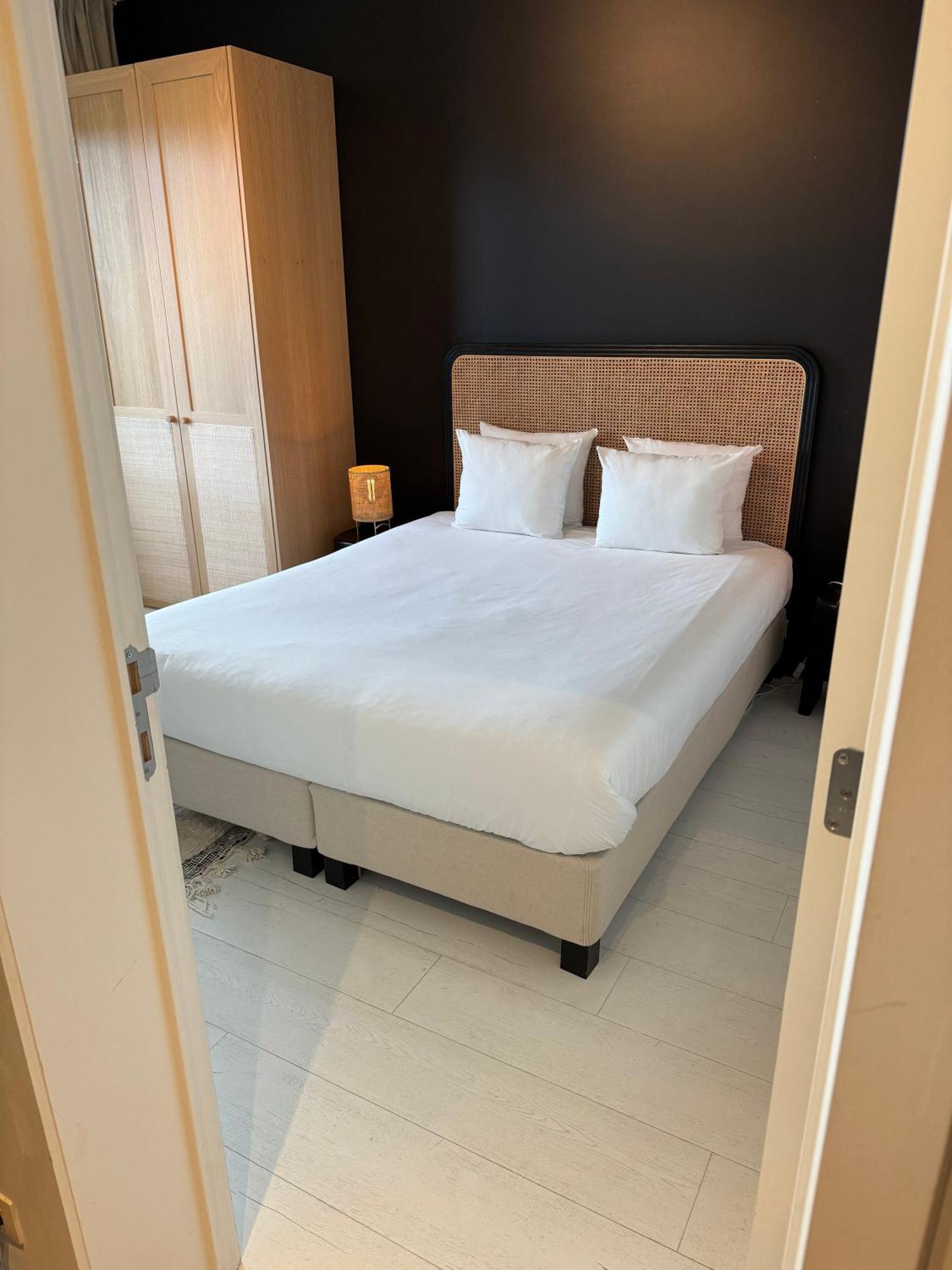 3 Luxury Design With Airconditioning, Close To St-pieters Station *