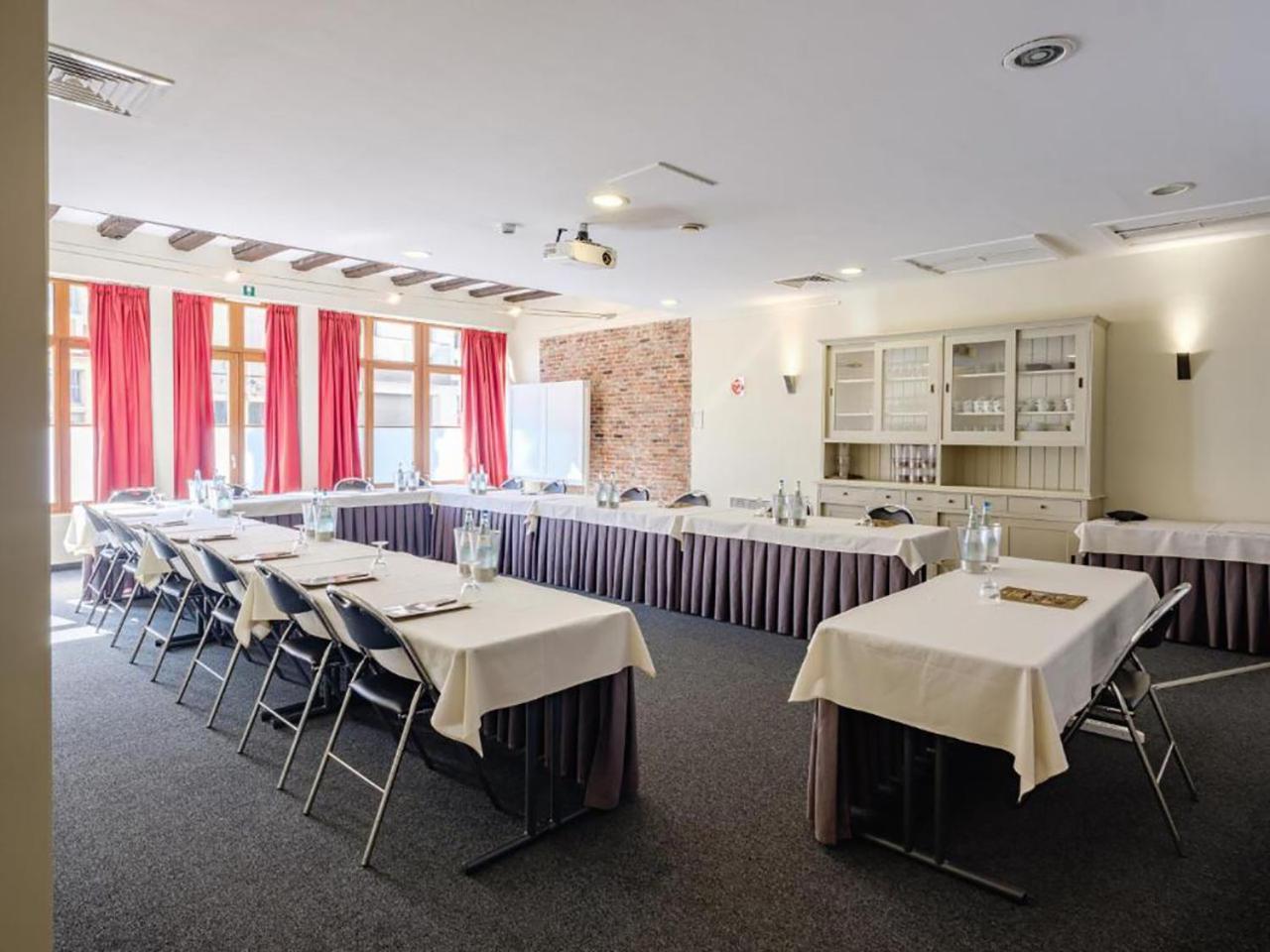 Budget By River Hotel *