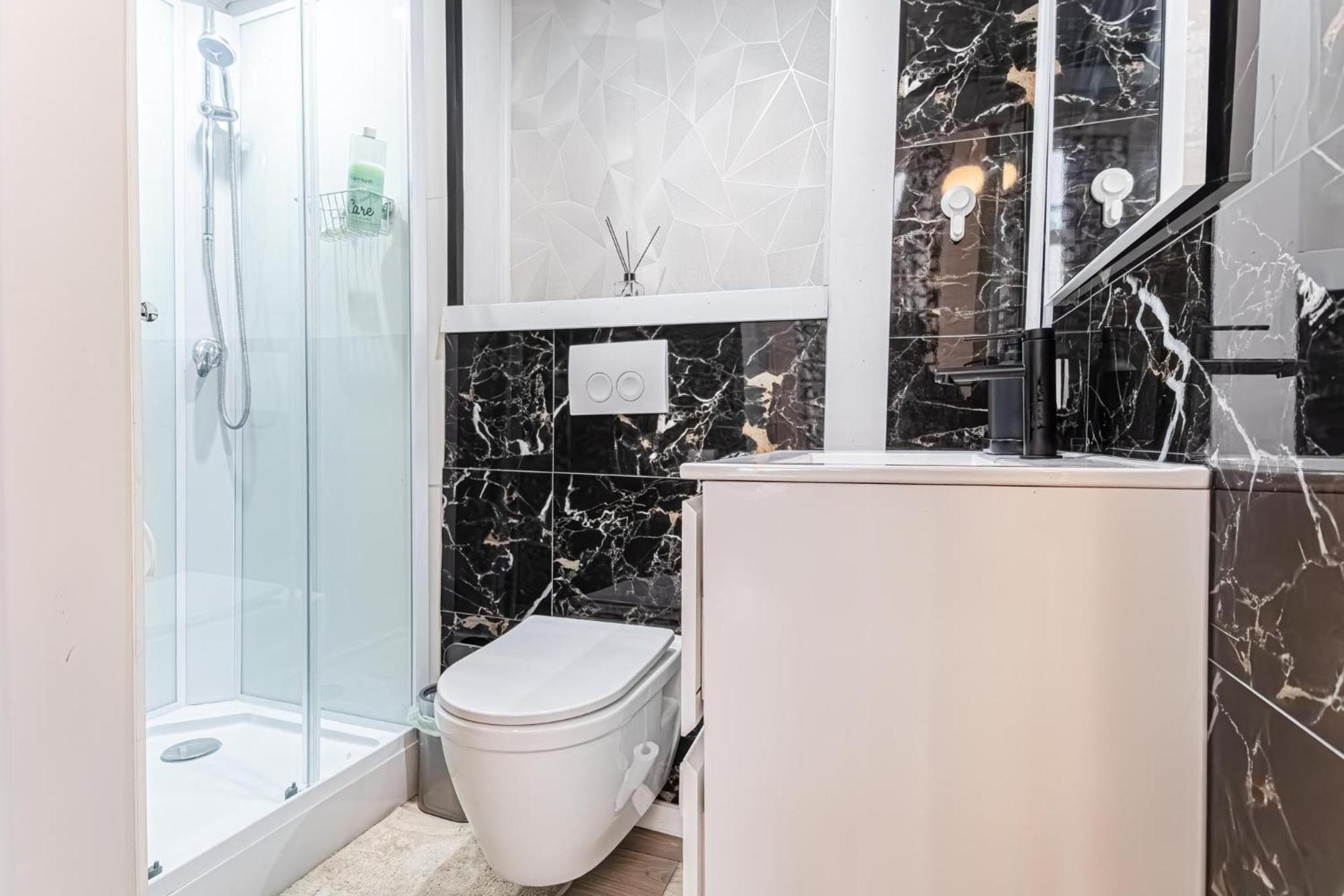 Spacious Shared 5br In The Heart Of