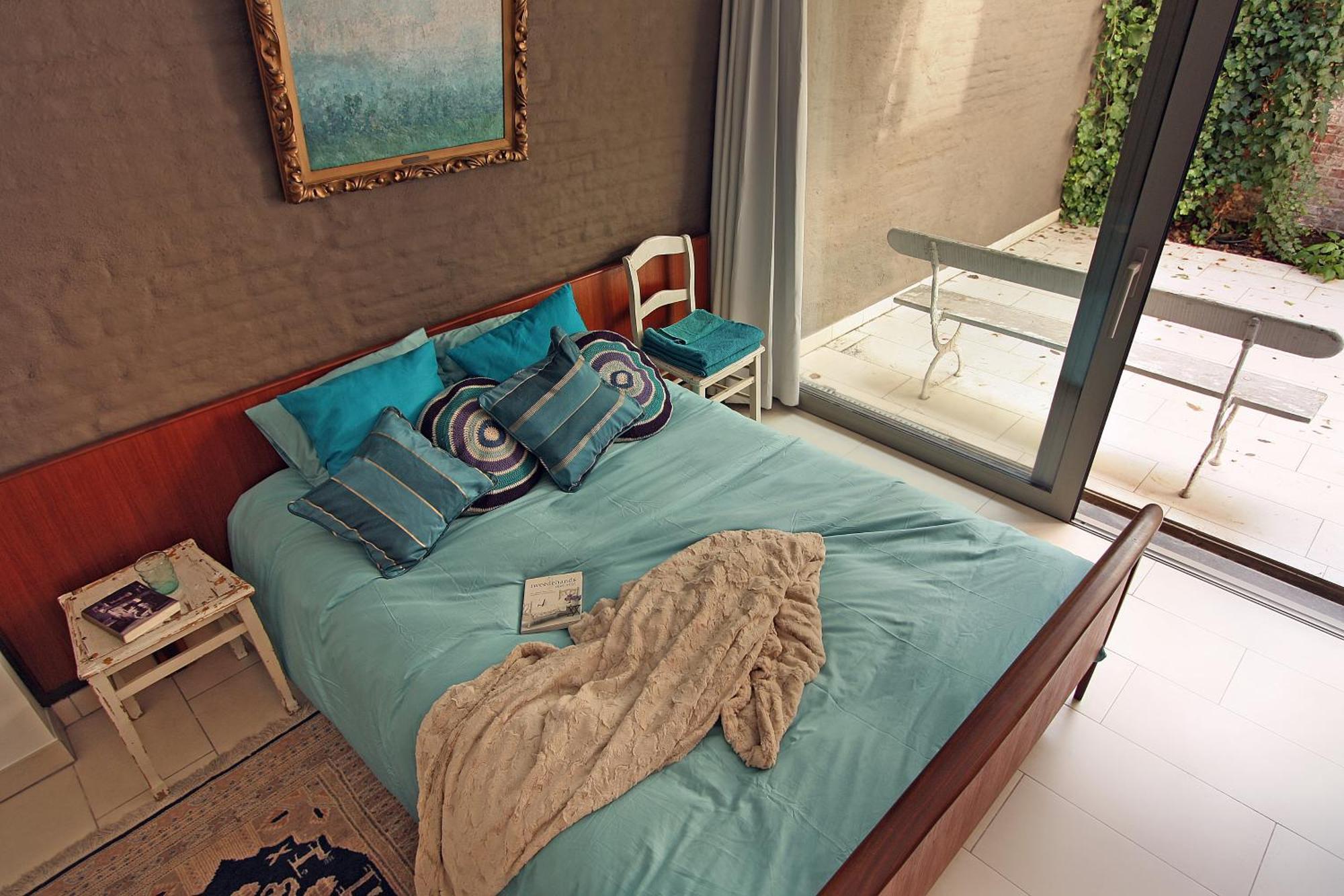 Appartement Lounge In The Intimate Urban Garden At A Retro Getaway *