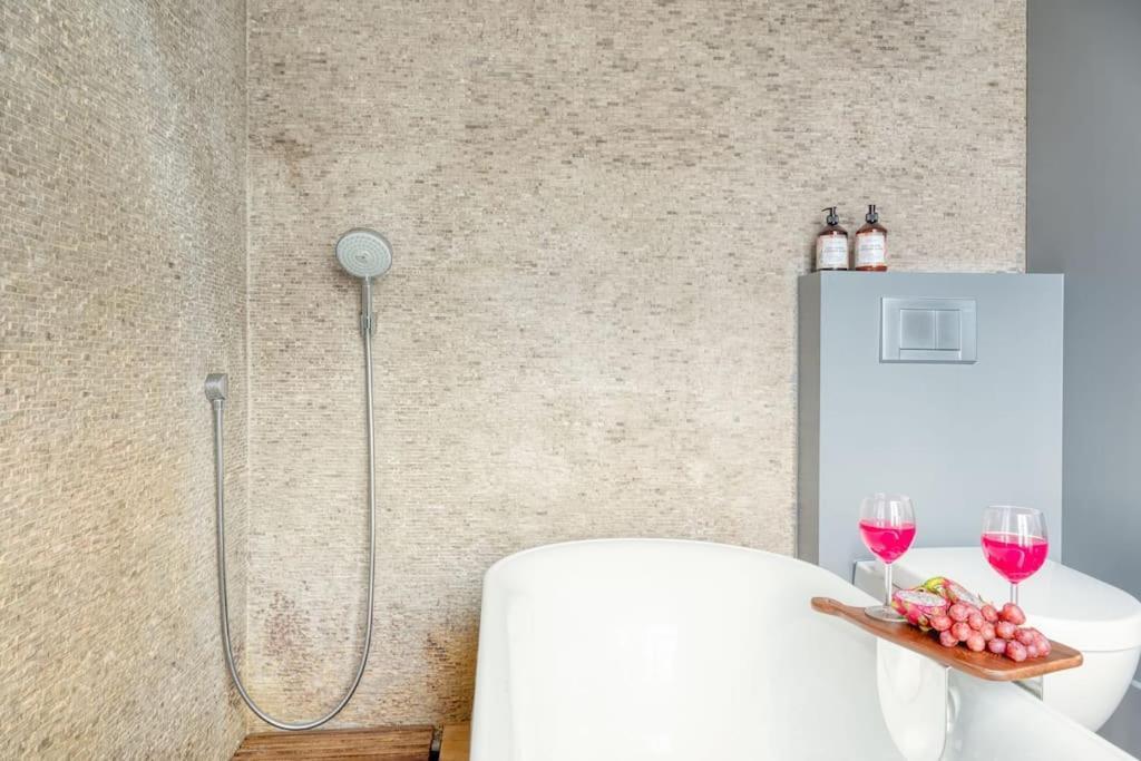 Ghent's Historic Gem - Your Perfect Hideaway *