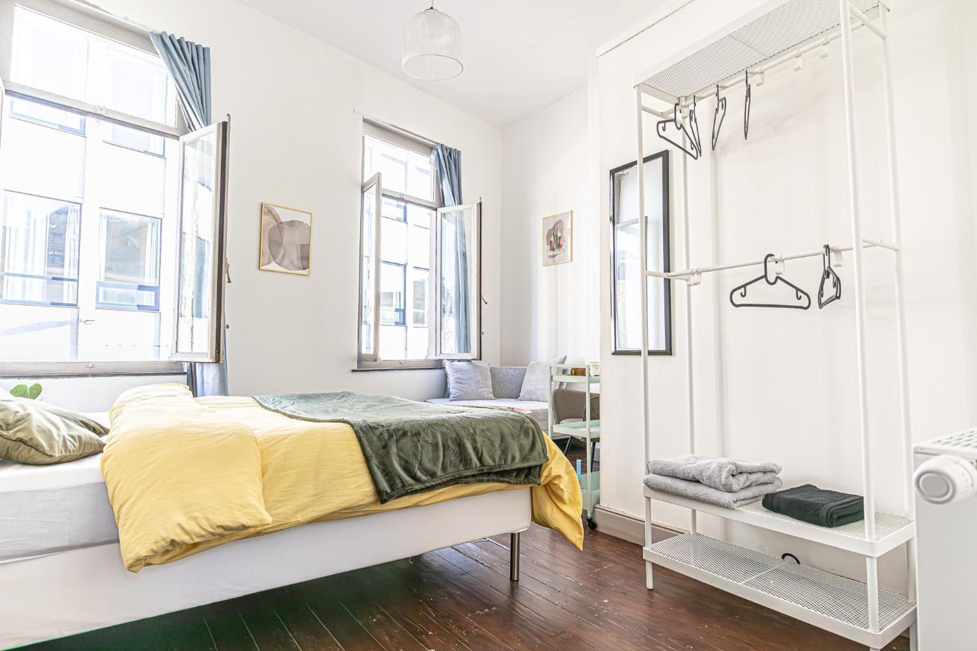 Lovely With View At Vibrant Ghent, Breezy Balcony * Ghent