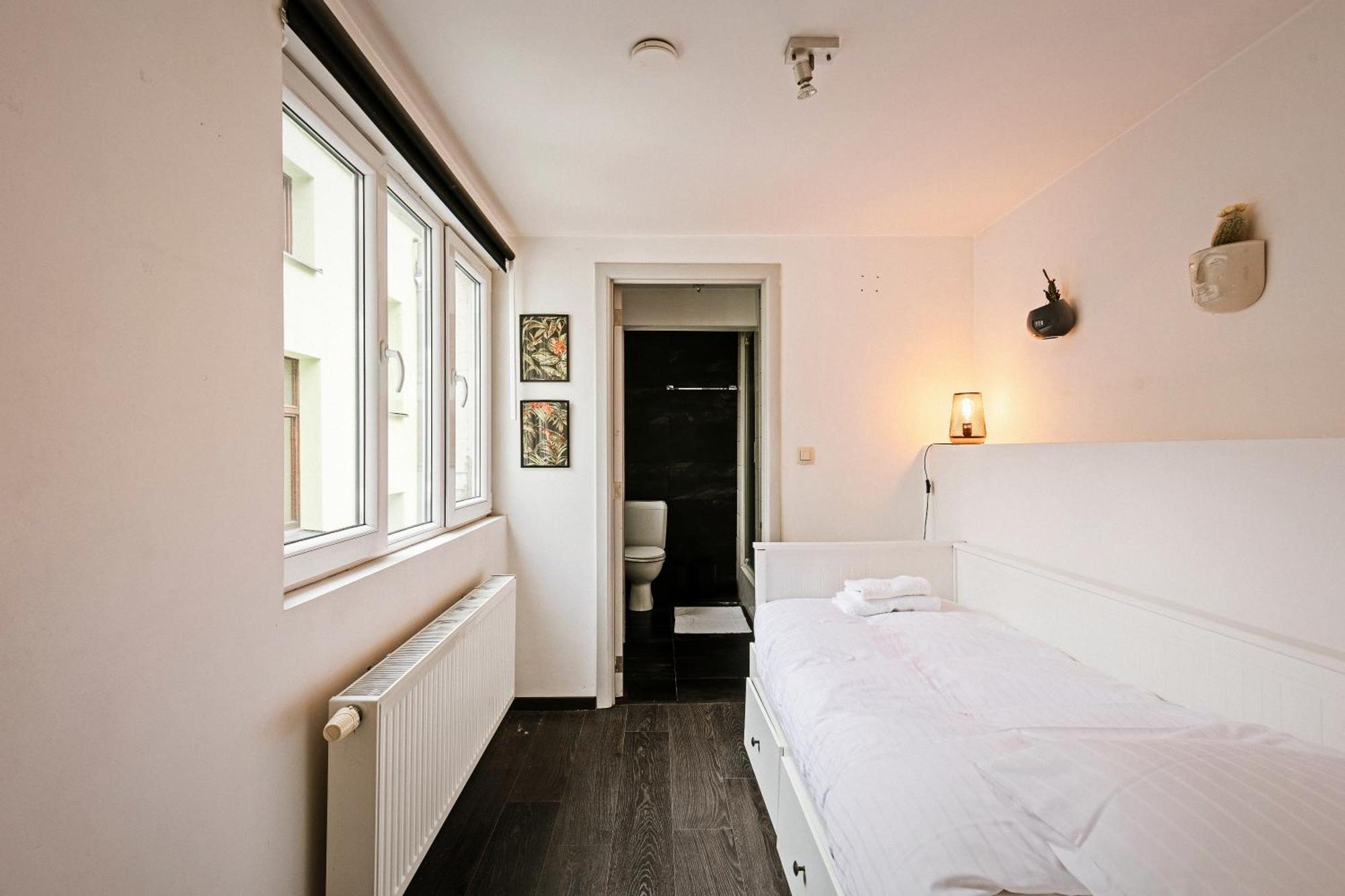 Apartment Unbeatable Location Explore On Foot! *