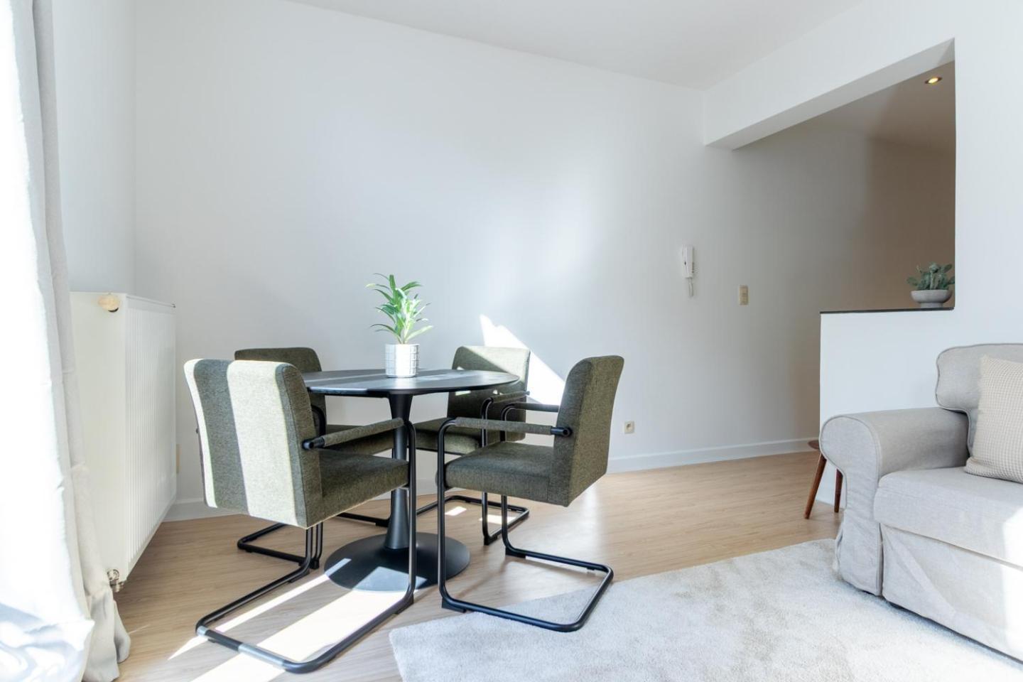 Bright, Spacious & Perfectly Located In The Heart Of Apartamento