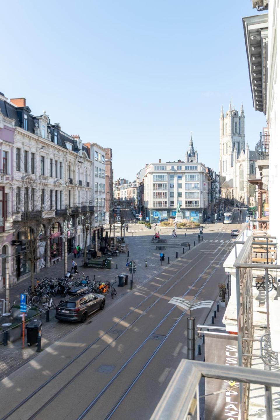 Apartamento Bright, Spacious & Perfectly Located In The Heart Of *
