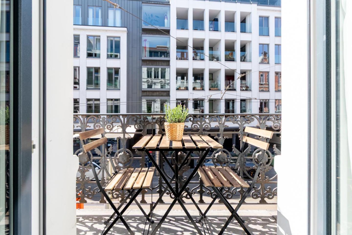 Bright, Spacious & Perfectly Located In The Heart Of