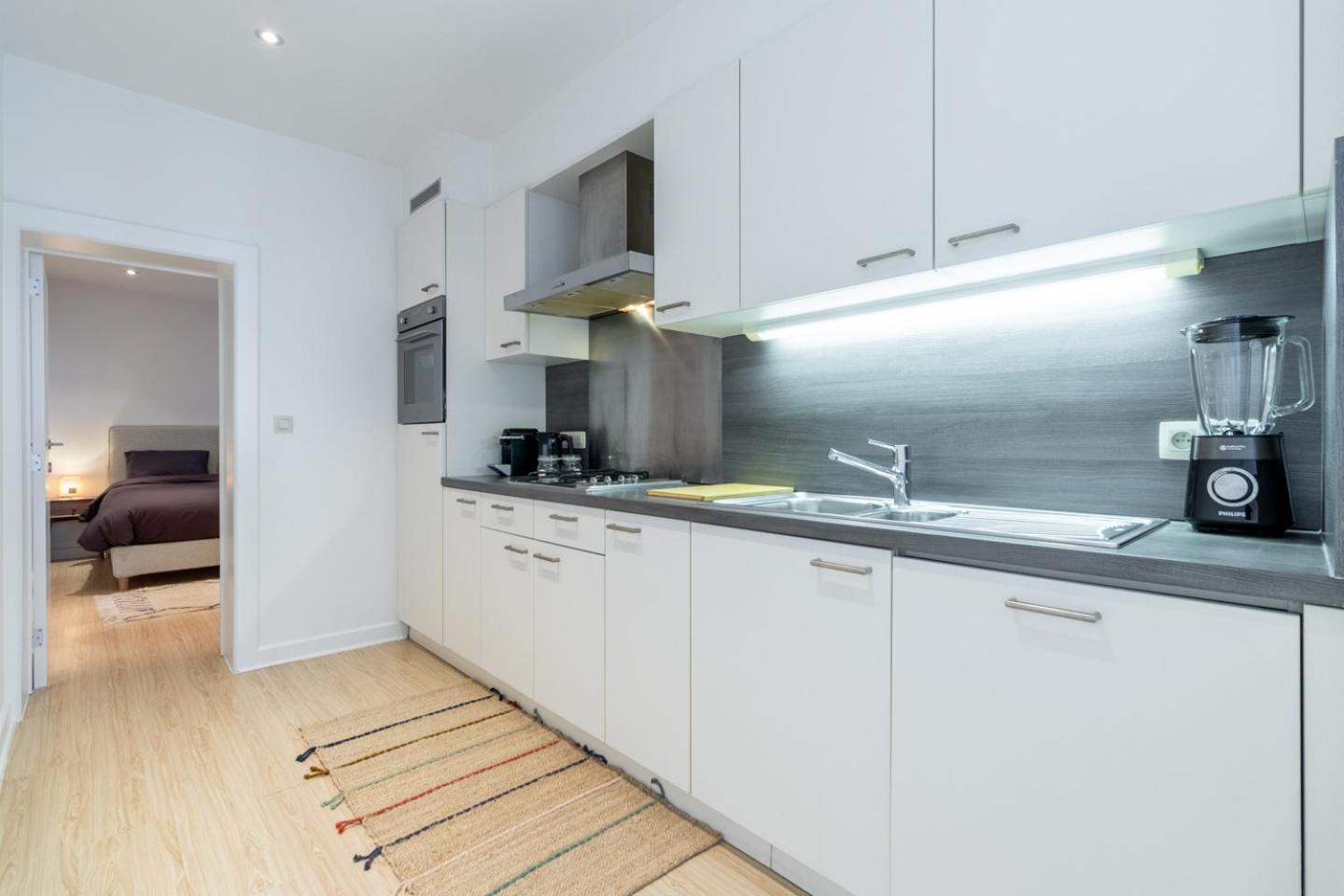 Bright, Spacious & Perfectly Located In The Heart Of Apartamento Gante
