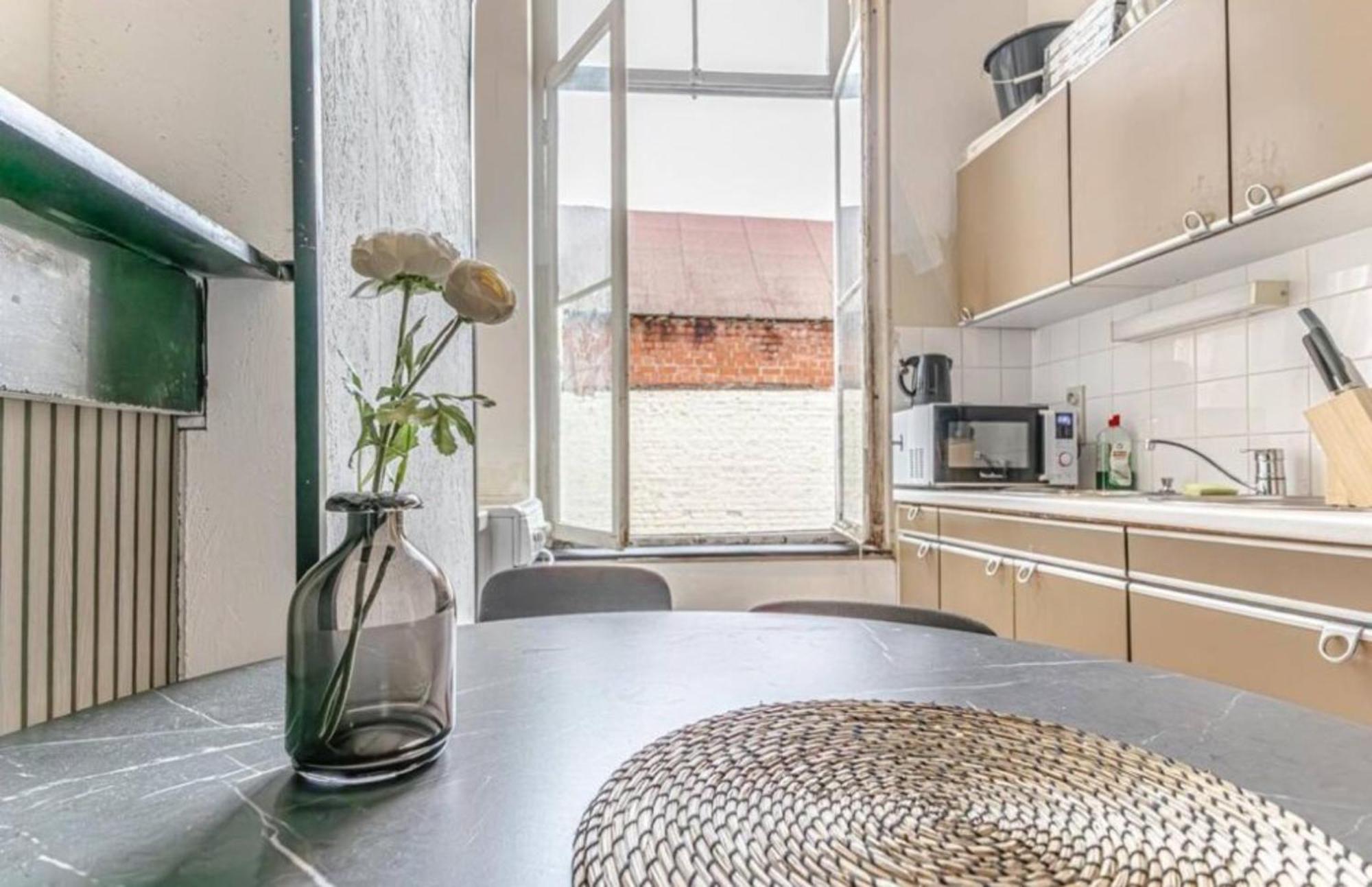 Apartment Lovely With View At Vibrant Ghent, Breezy Balcony