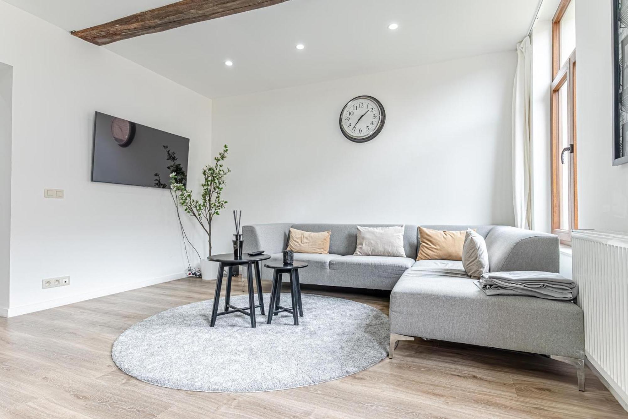 Appartement Elegant 3br & 1lr Waterfront Retreat In