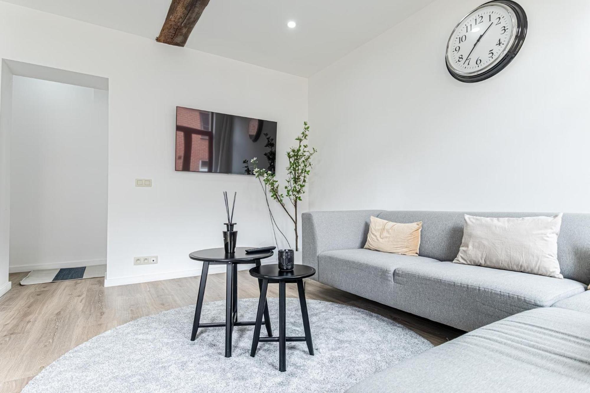 Elegant 3br & 1lr Waterfront Retreat In * Gent