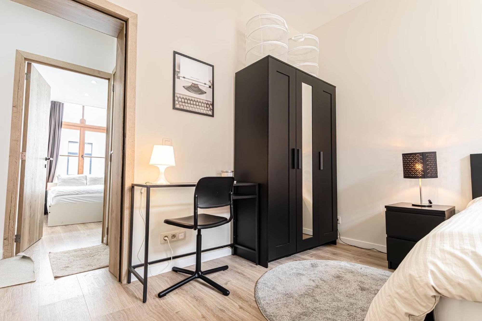Elegant 3br & 1lr Waterfront Retreat In Appartement *
