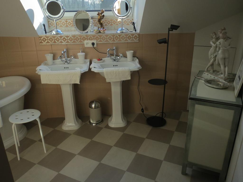 Jan Van 4* Ghent