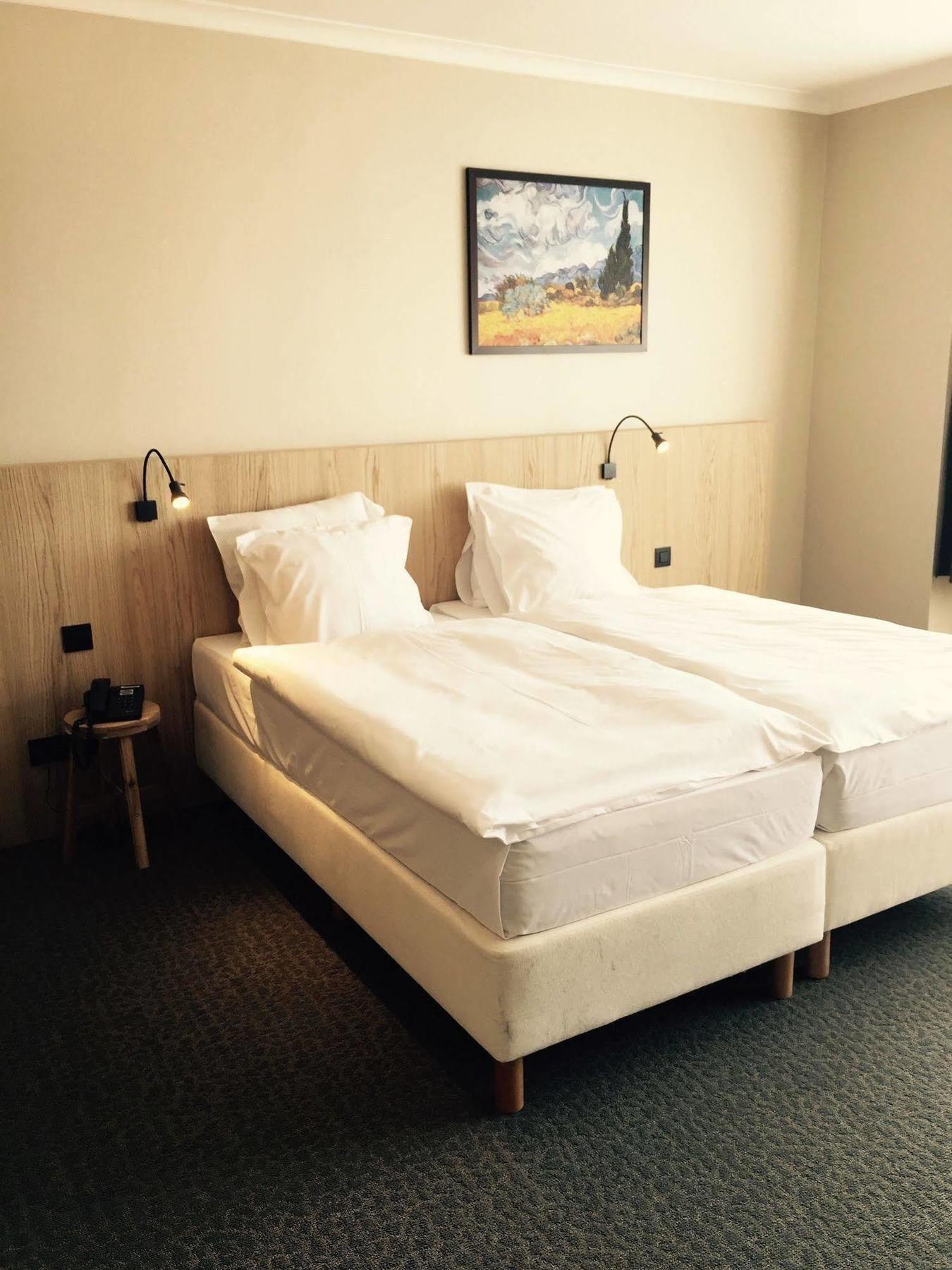 Carlton Hotel 3*