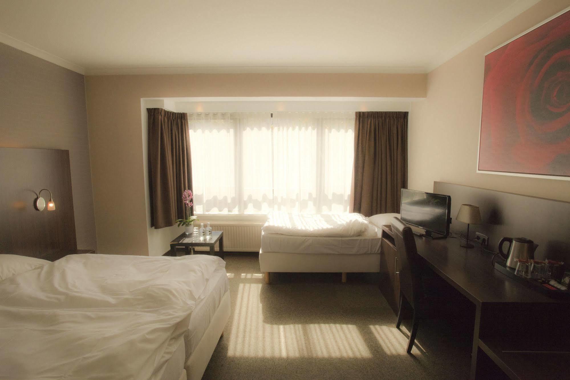 Carlton Hotel