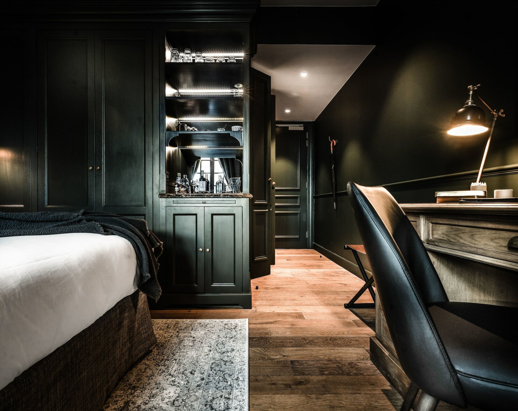 1898 The Post Hotel Gent