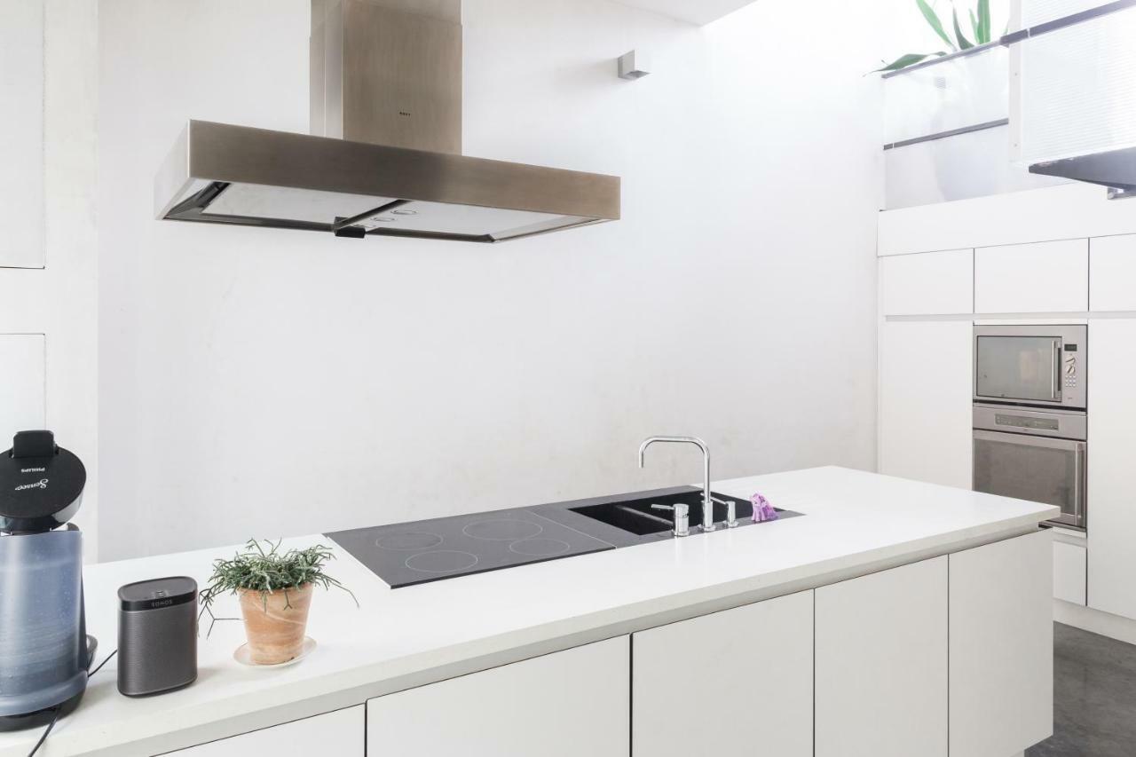 Vakantiehuis Architectural House Near Center - 20min Walk