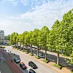 Classy Apartment In City Center With Large Balcony