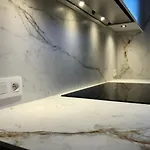 Luxury Two Bedroom Apartment With Bath
