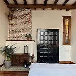 Romantic Unesco Medieval House In The City Center