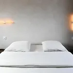 B&B Dezwartefles