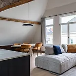 Huswell - City-View Loft With Wooden Beams And Mezzanine