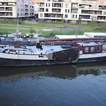 Boat & Breakfast Bellevue