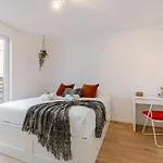 Huswell - Homely Duplex Near Historic City Center & Station